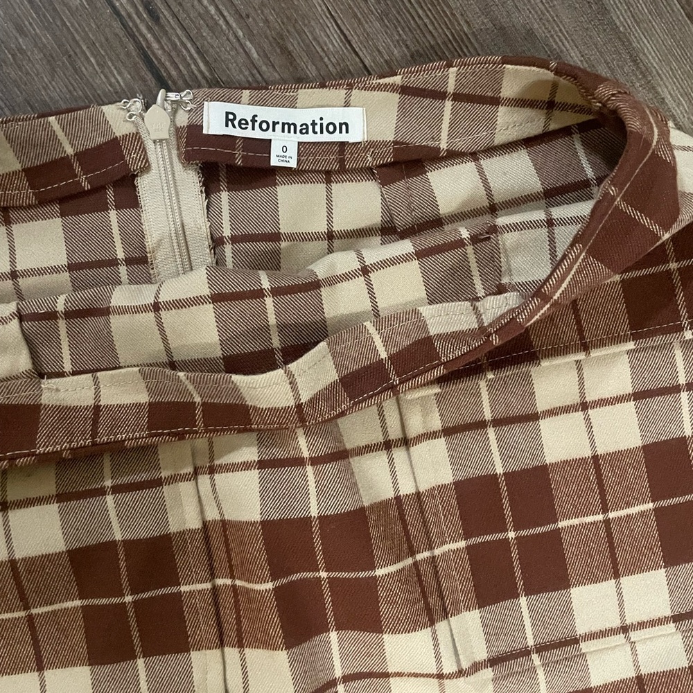 Reformation Plaid Mini Skirt in Burgundy/Brown and Cream - Size 0 - Picture 3 of 5